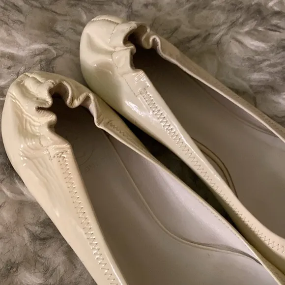TORY BURCH leather ballet flats