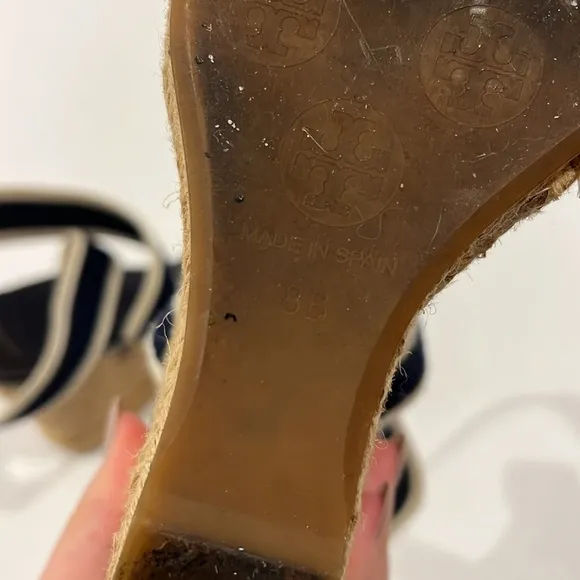 TORY BURCH Navy Blue &amp; Cream Contrast Elastic Espadrille Wedges item siz…