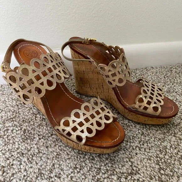 Tory Burch Nori Wedges Size 10 Platinum Metallic Leather 65m Sandals Designer