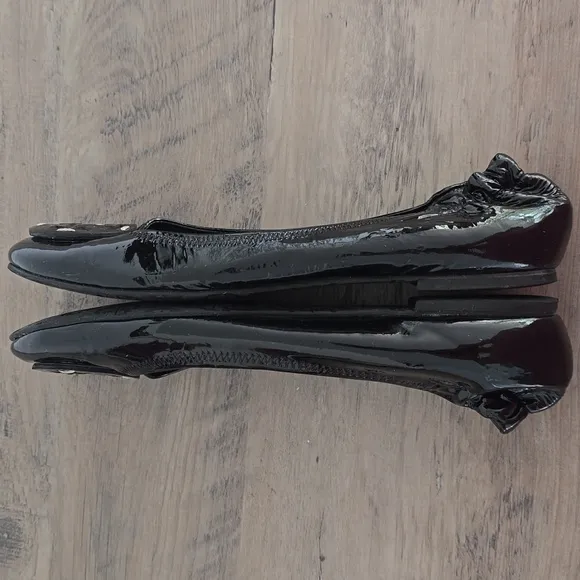 Tory Burch Patent Leather Flats Black Color Size 8