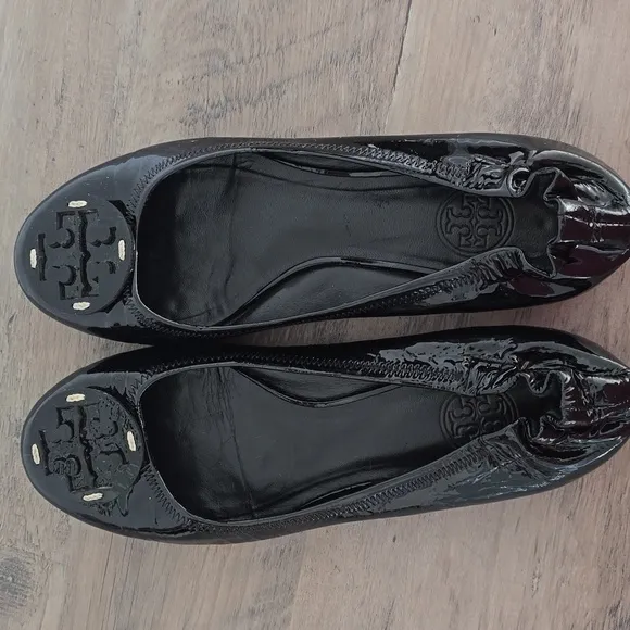 Tory Burch Patent Leather Flats Black Color Size 8