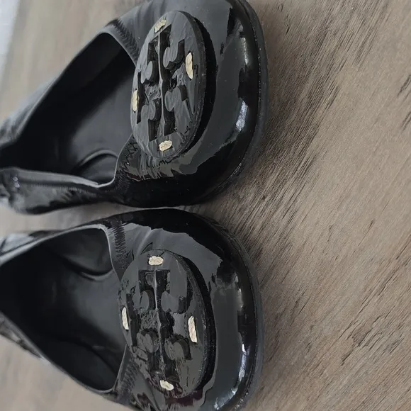 Tory Burch Patent Leather Flats Black Color Size 8
