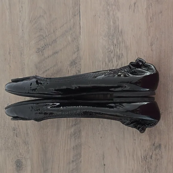 Tory Burch Patent Leather Flats Black Color Size 8