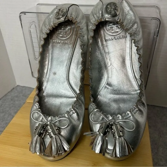 Tory Burch Reese Gold Metallic Ballet Leather Flats w/ Tassels Size 7.5