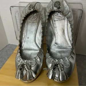 Tory Burch Reese Gold Metallic Ballet Leather Flats w/ Tassels Size 7.5