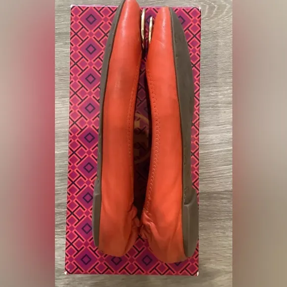 Tory Burch Reva Mestico Leather Ballet Flats In Tiger Lily/Gold Logo– Size 8