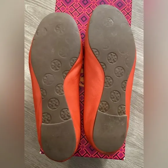 Tory Burch Reva Mestico Leather Ballet Flats In Tiger Lily/Gold Logo– Size 8
