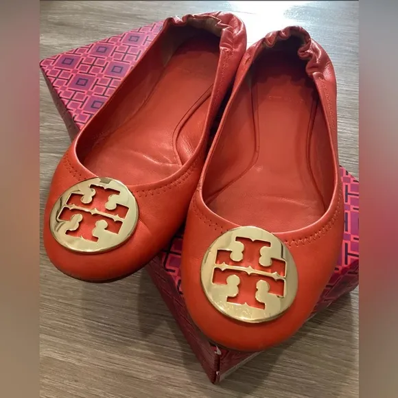 Tory Burch Reva Mestico Leather Ballet Flats In Tiger Lily/Gold Logo– Size 8