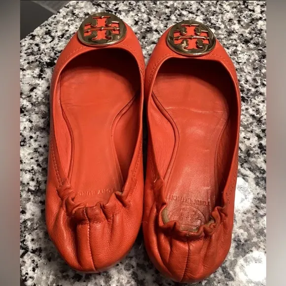Tory Burch Reva Mestico Leather Ballet Flats In Tiger Lily/Gold Logo– Size 8