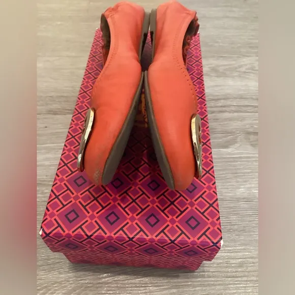 Tory Burch Reva Mestico Leather Ballet Flats In Tiger Lily/Gold Logo– Size 8