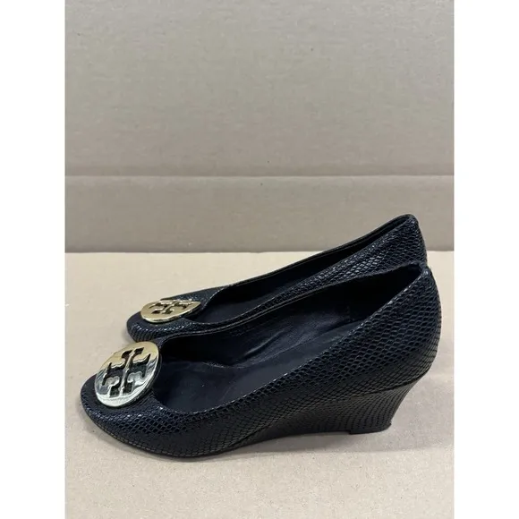 Tory Burch Size 6M Black Textured Snake Leather Wedge Shoes Pumps