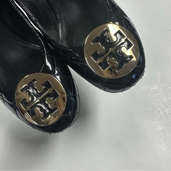 Tory Burch Wedges Womens 7 Black Quilted Patent Leather Quinn Logo Shoes