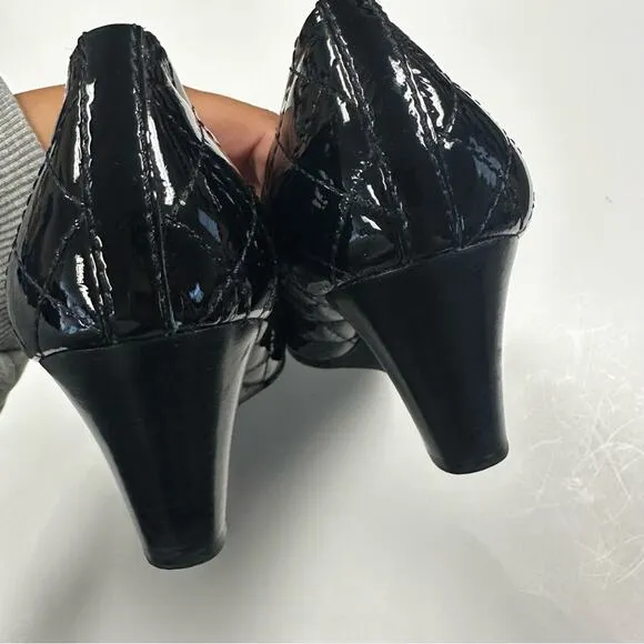 Tory Burch Wedges Womens 7 Black Quilted Patent Leather Quinn Logo Shoes