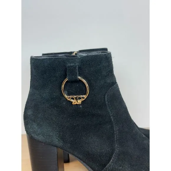Tory Burch Women's 40999 Size 7.5M Green Sophia Suede Ankle Bootie Lug Sole
