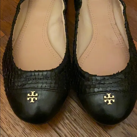 Tory Burch York Snake Print  flats , size 51/2M