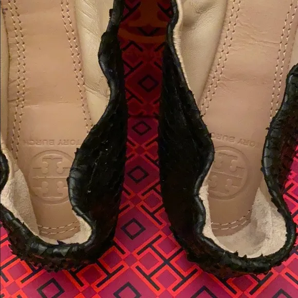 Tory Burch York Snake Print  flats , size 51/2M