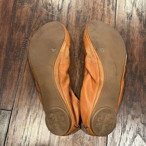 Tory Burch tan leather flats size 8.5 GUC shows signs of wear but overall good