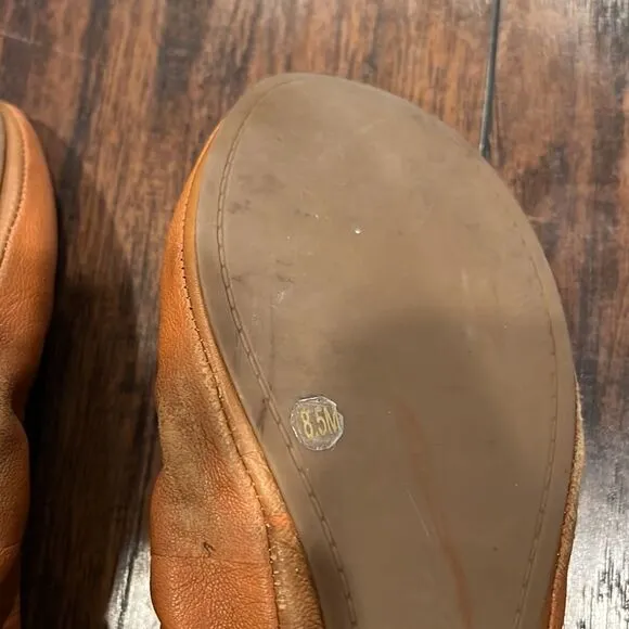 Tory Burch tan leather flats size 8.5 GUC shows signs of wear but overall good