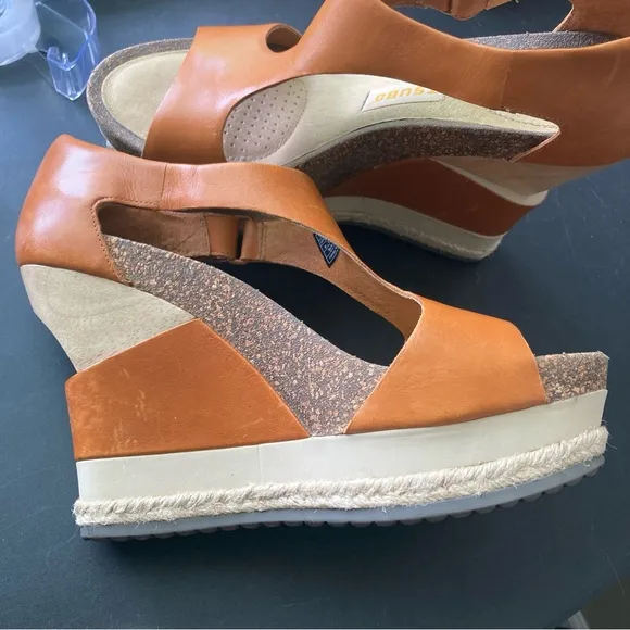 TSUBO Isara Leather Wedge Sandals