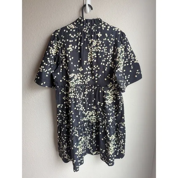 Tuckernuck‎ dress size L Crawford Tossed Floral mini swing