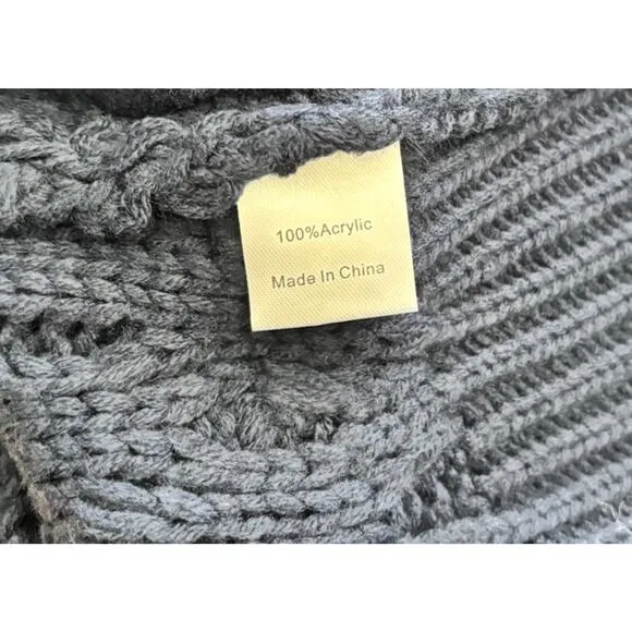 Tuckernuck NWT Color Block Cable Sweater Blue And Black Size Small