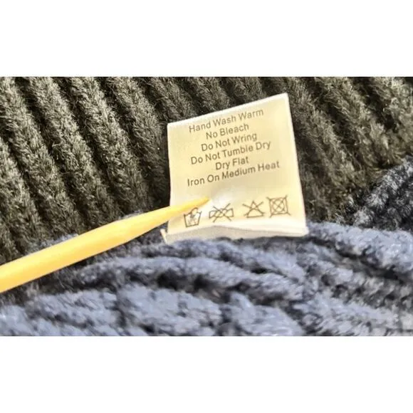 Tuckernuck NWT Color Block Cable Sweater Blue And Black Size Small