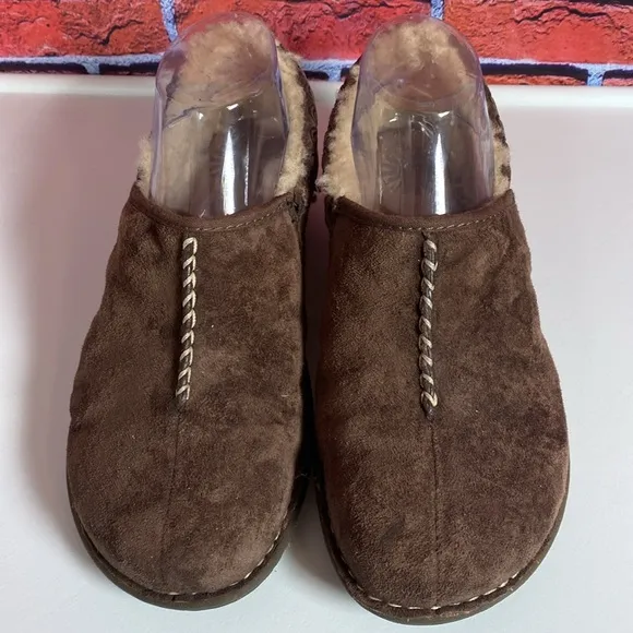 UGG Australia Women’s Bettey 1757 Brown Suede Slip On Sheep Lined Moccasins Sz 9