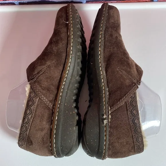 UGG Australia Women’s Bettey 1757 Brown Suede Slip On Sheep Lined Moccasins Sz 9