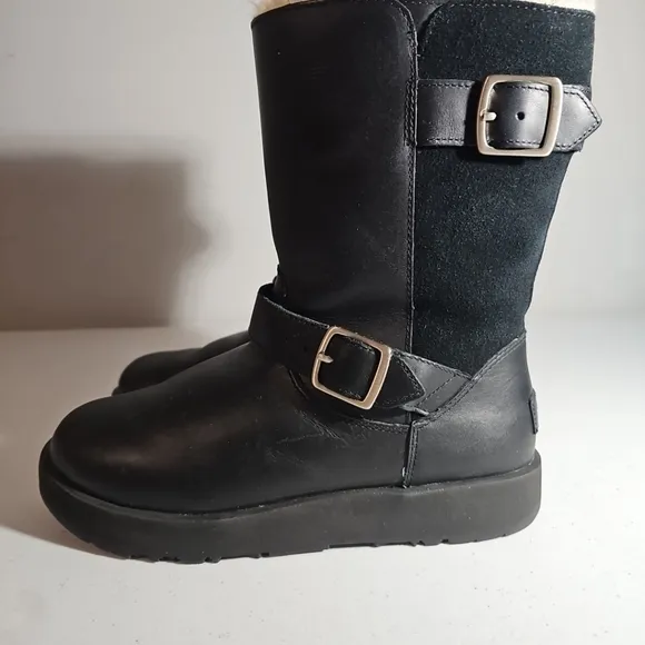 Ugg Australis Brieda Black Leather Waterproof Sherpa Bootie Size 8/39 EUC