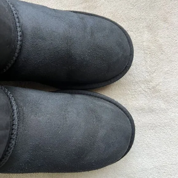 UGG Baily Bow Short Boots Black Suede Women’s 5 Winter Sheepskin Comfort Cozy