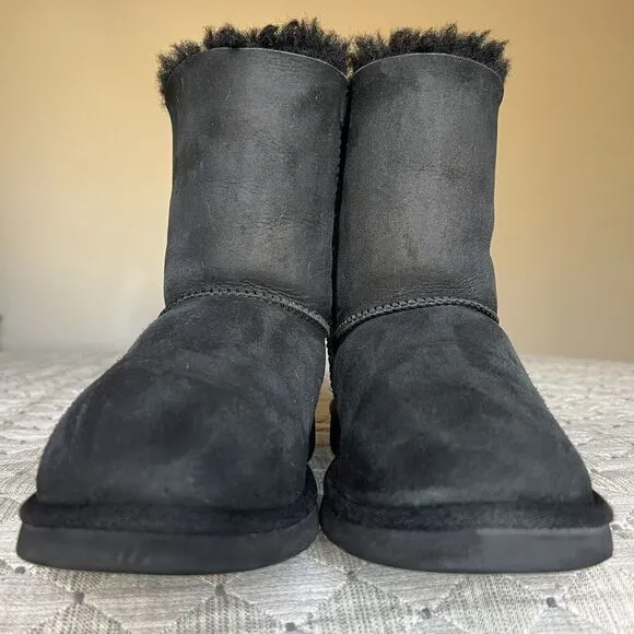 UGG Baily Bow Short Boots Black Suede Women’s 5 Winter Sheepskin Comfort Cozy