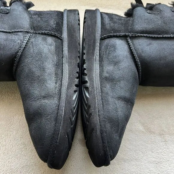 UGG Baily Bow Short Boots Black Suede Women’s 5 Winter Sheepskin Comfort Cozy