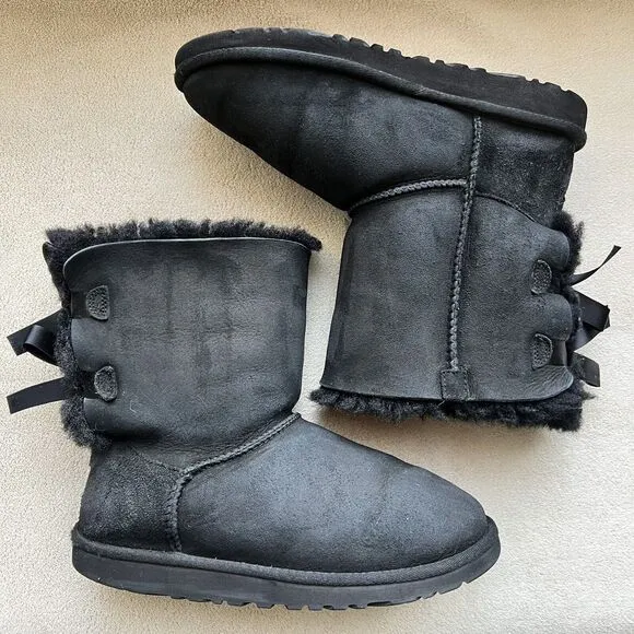 UGG Baily Bow Short Boots Black Suede Women’s 5 Winter Sheepskin Comfort Cozy