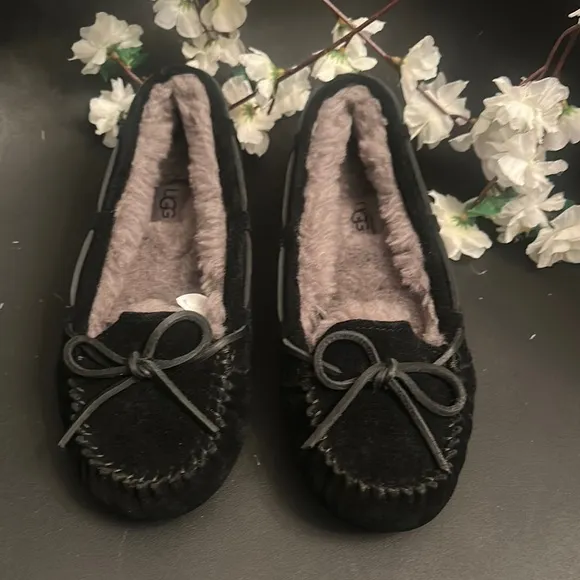 UGG Black Moccasin Shoes with Plush Lining, very comfortable brand new never use