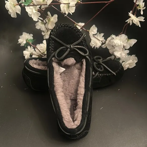 UGG Black Moccasin Shoes with Plush Lining, very comfortable brand new never use