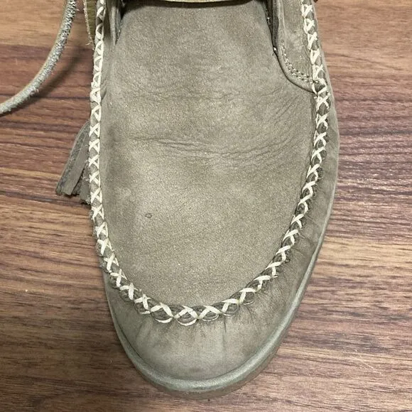 UGG Caleb Lace Up Fringe Leather Woman’s Moccasins. Size 9.