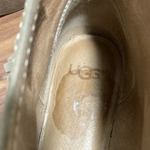 UGG Caleb Lace Up Fringe Leather Woman’s Moccasins. Size 9.
