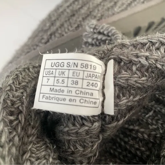 UGG CARDY GRAY KNIT PULL ON BOOTS  SIZE 7