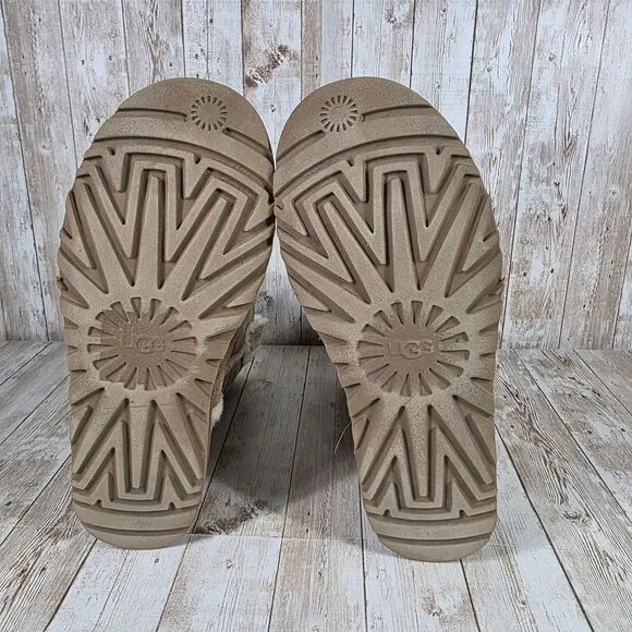 UGG Classic Short Boots Suede Leather Winter Warm Comfy‎ Style Size 9