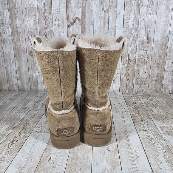 UGG Classic Short Boots Suede Leather Winter Warm Comfy‎ Style Size 9