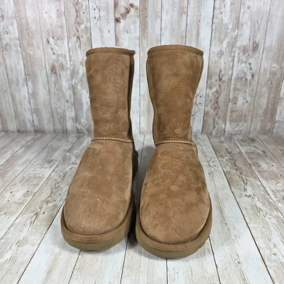UGG Classic‎ Short II Boots Chestnut Suede Sheepskin Lined Women's Size 8