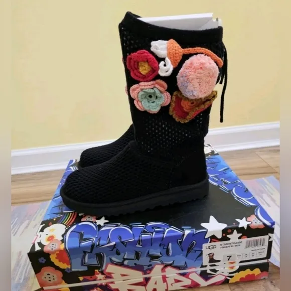 UGG Crochet Classic Boots, US 7, Grannycore Black