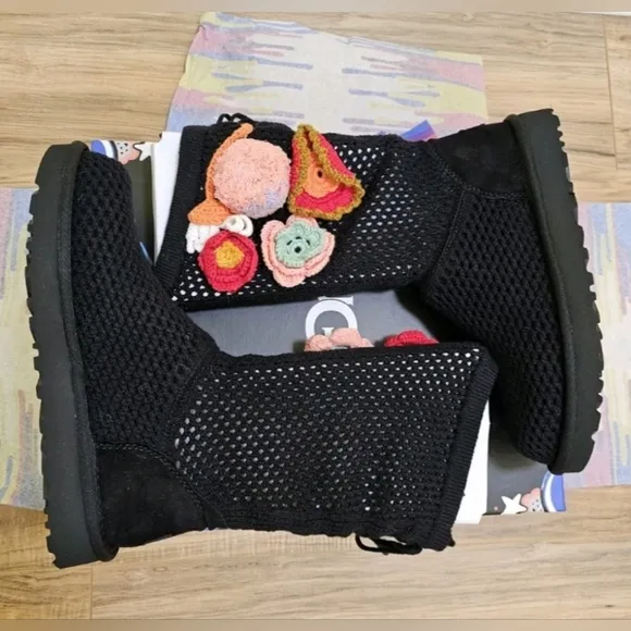 UGG Crochet Classic Boots, US 7, Grannycore Black
