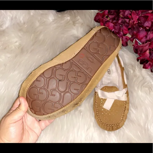 UGG Dakota Sunshine Perforated Slipper