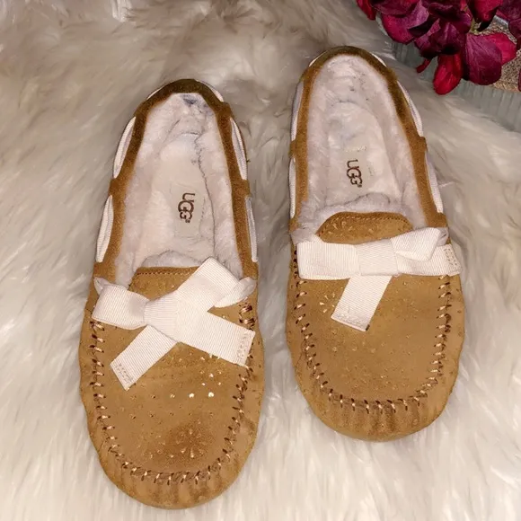 UGG Dakota Sunshine Perforated Slipper
