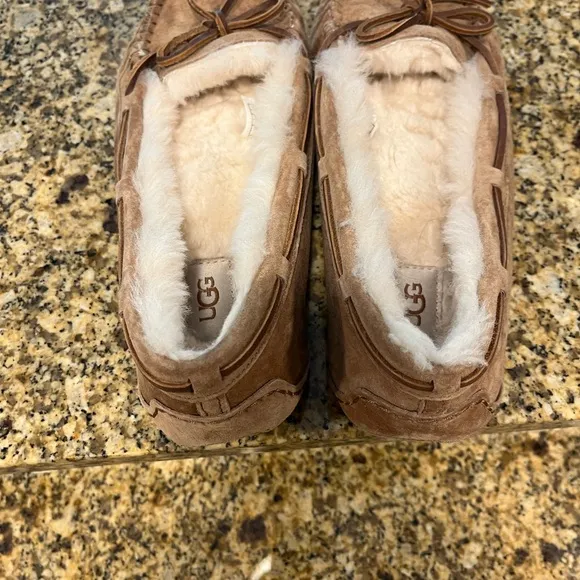 UGG Dakota Wool Lined Suede Leather Moccasins House Slipper Women's Size 10 Tan