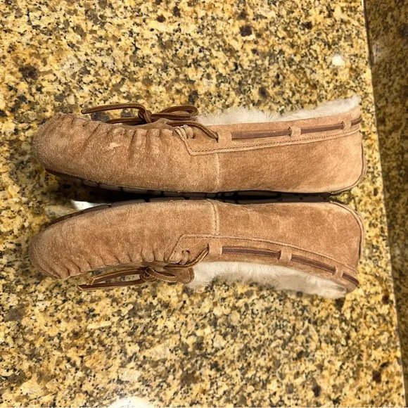 UGG Dakota Wool Lined Suede Leather Moccasins House Slipper Women's Size 10 Tan