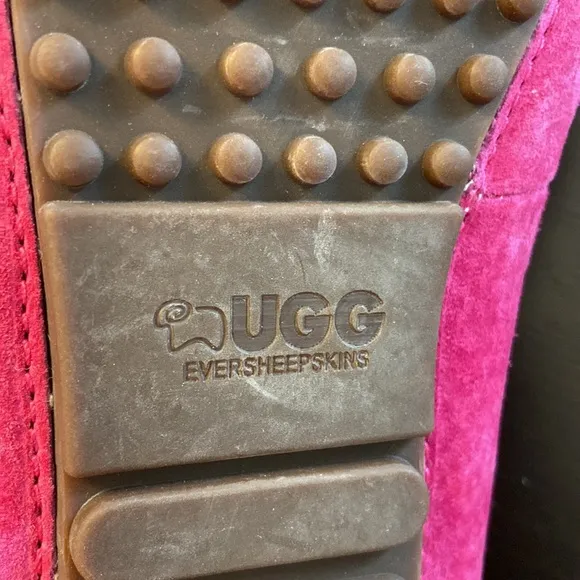 Ugg Evershipskins Hot Pink Suede Moccasins Slippers sz 4 Kids New