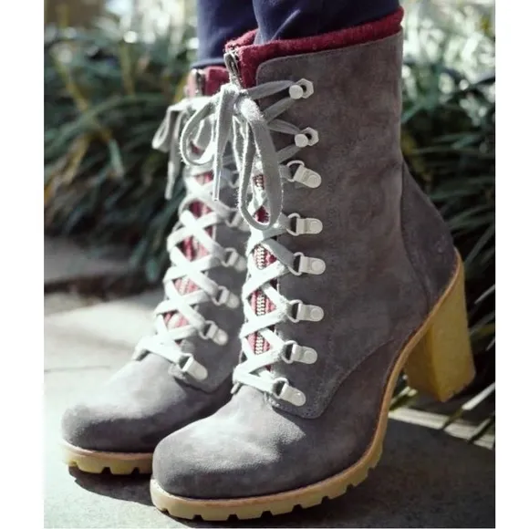 {UGG} Fabrice Charcoal Suede Combat  Boots