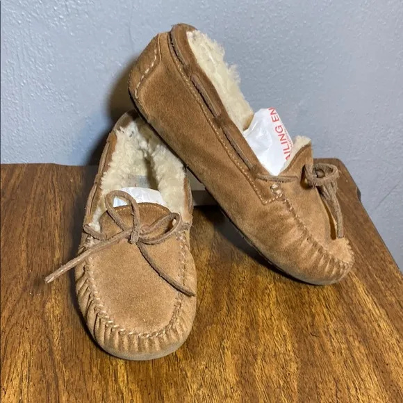 UGG Kids Moccasins in Tan Suede